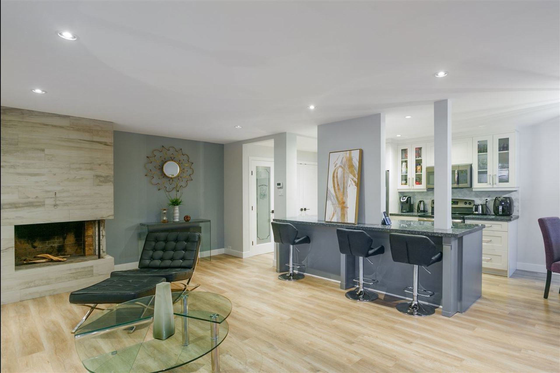 304 - 114 E Windsor Road